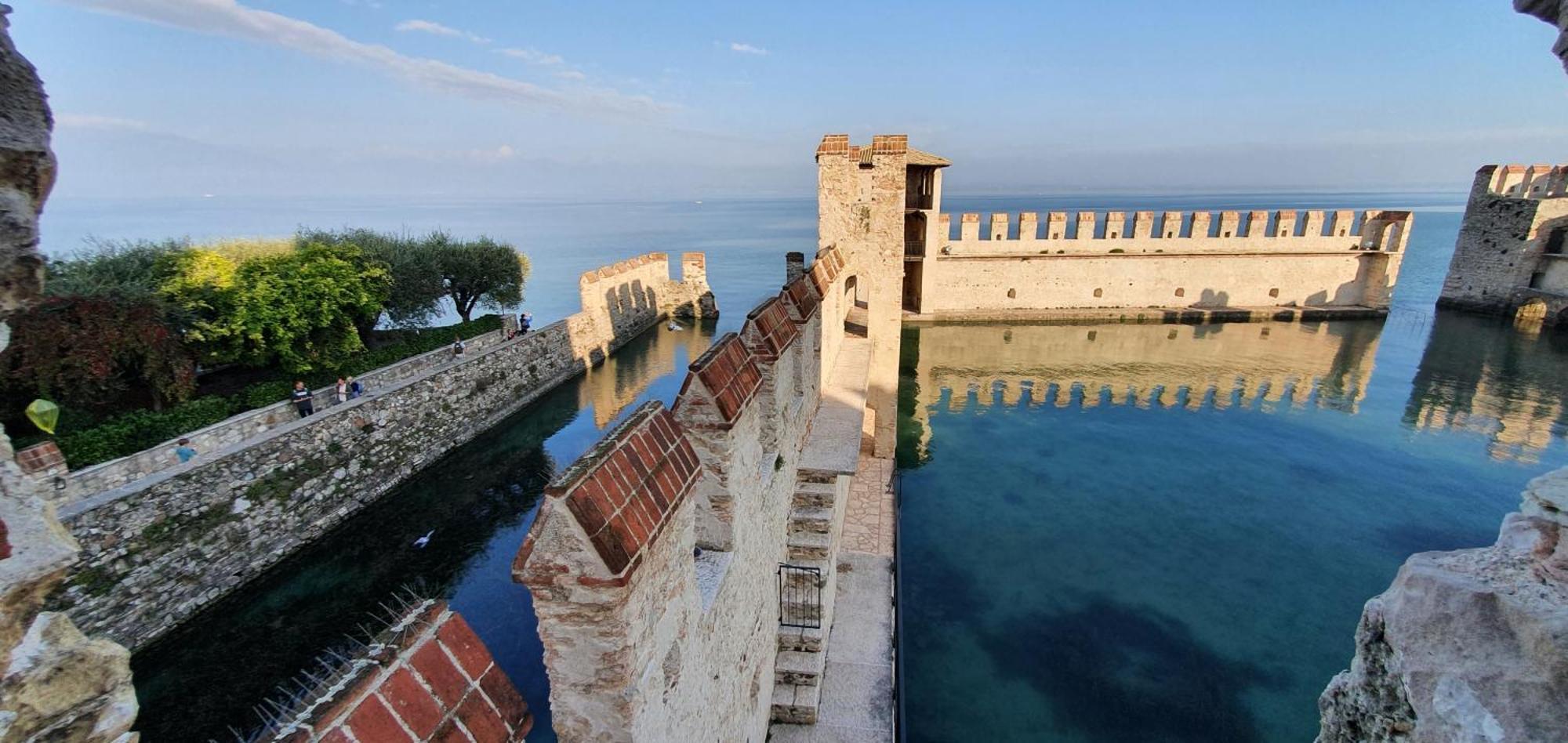 Sirmione4U - Domus By The Castle Lejlighed Eksteriør billede