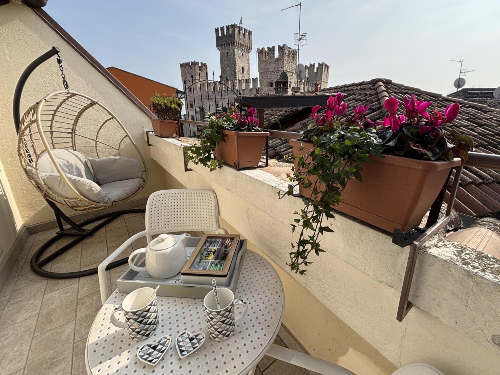 Sirmione4U - Domus By The Castle Lejlighed Eksteriør billede